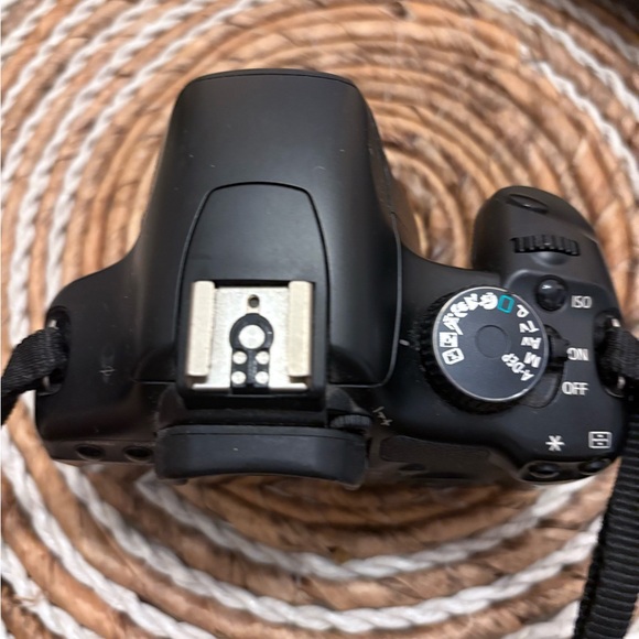 Canon EOS Rebel - Picture 2 of 8